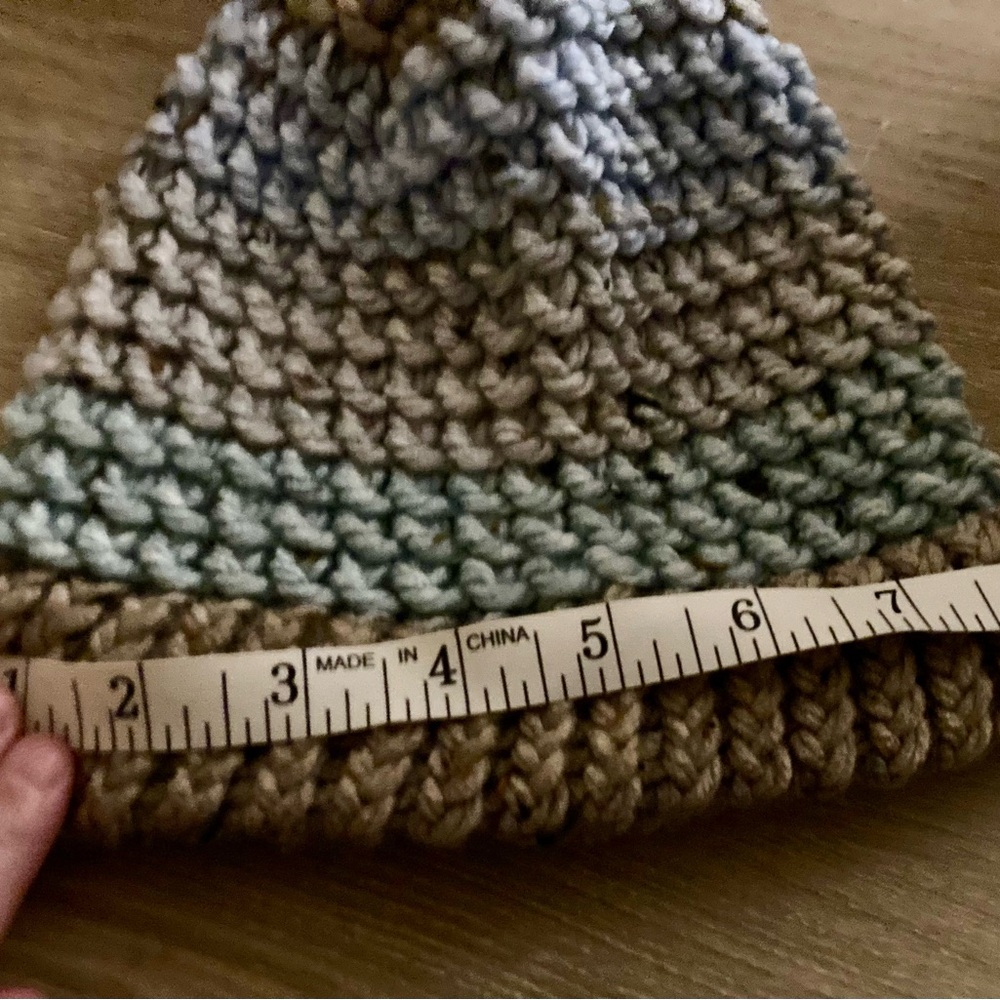HANDMADE multicolored knit beanie hat for adults - Picture 4 of 5